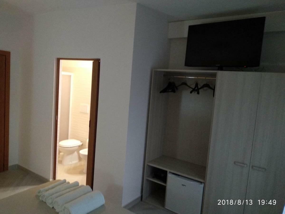 Bed Daniele Hotel ตอร์ริเชลลา ภายนอก รูปภาพ